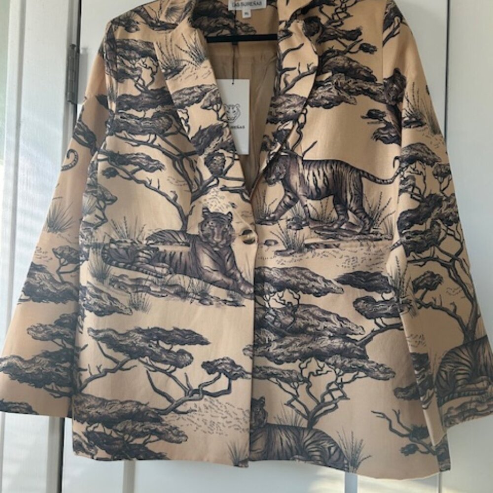 NWT! Las Surenas jacket XL